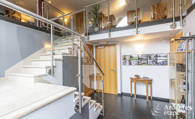 Luxe villa met binnenzwembad in Bastogne voor 24 personen