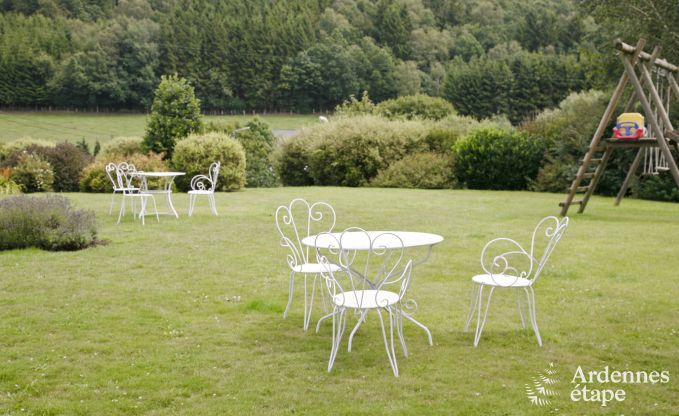 Ruim, hondvriendelijk vakantiehuis voor 14 in Bastogne, Ardennen