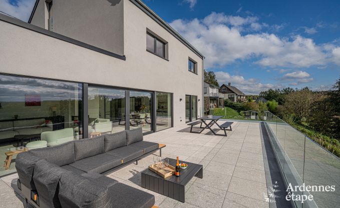 Luxe vakantievilla met sauna en terras in Bertrix, Belgische Ardennen