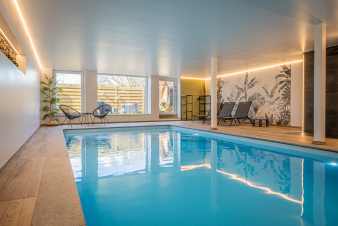 Luxe vakantiehuis met binnenzwembad en buitensauna in Bertrix, Ardennen