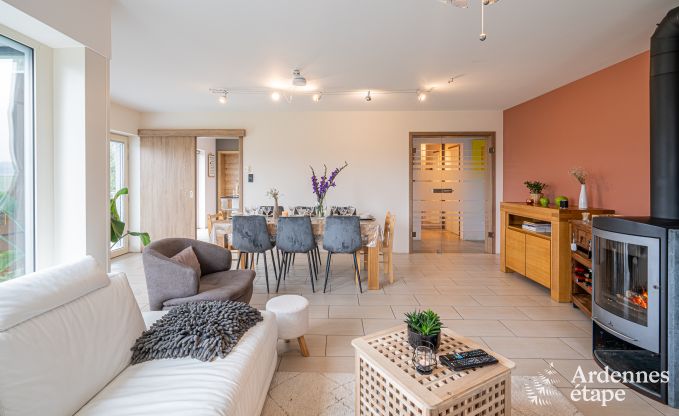 Vakantiewoning met zwembad in Bivre, Ardennen