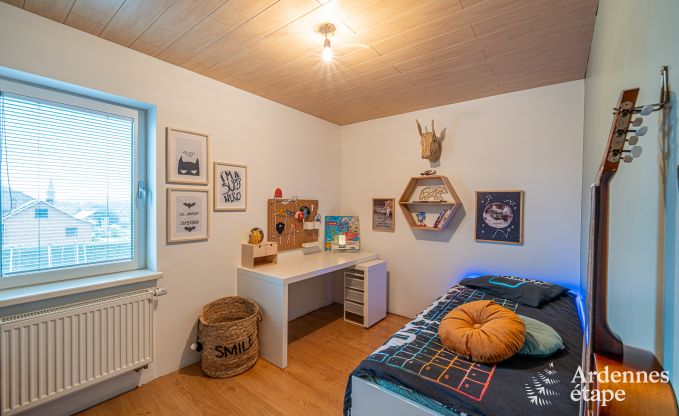 Vakantiewoning met zwembad in Bivre, Ardennen