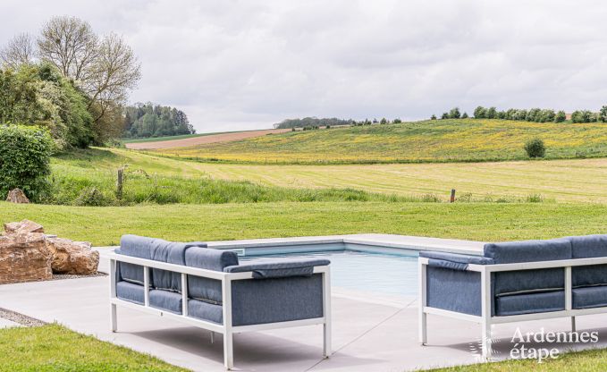 Comfortabel vakantiehuis met zwembad en houtkachel in Ciney, Ardennen