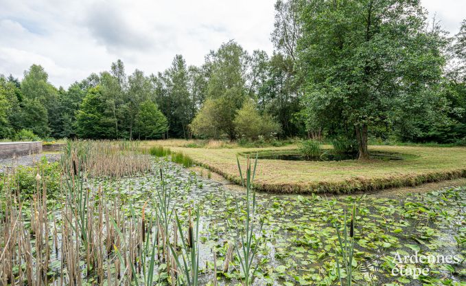 Vakantiewoning met zwembad en visvijver in Couvin, Ardennen