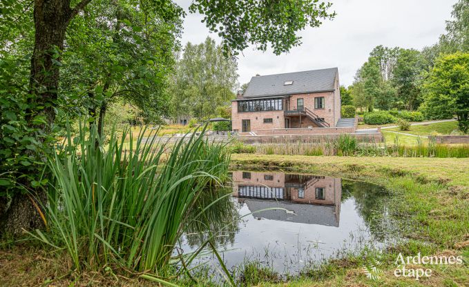 Vakantiewoning met zwembad en visvijver in Couvin, Ardennen