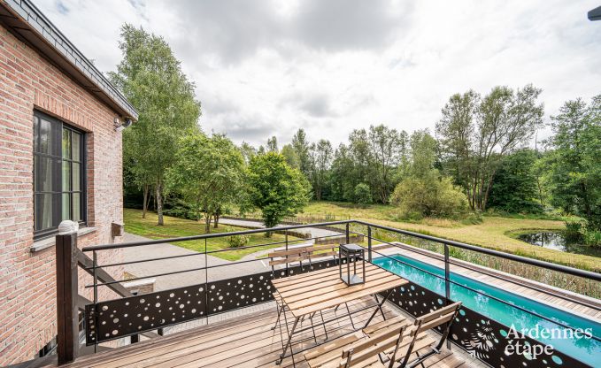 Vakantiewoning met zwembad en visvijver in Couvin, Ardennen