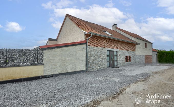 Vakantiehuis met binnenzwembad in Froidchapelle, Ardennen