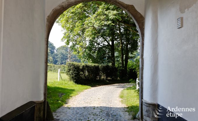 Charmant en rustiek kasteel in Gembloux: ruim vakantiehuis voor 9 personen met jacuzzi, dichtbij de natuurlijke schoonheid van de Ardennen