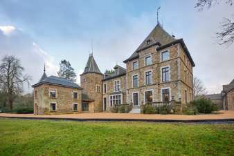 Kasteel in Gouvy: majestueus verblijf voor 32 personen met 16 slaapkamers