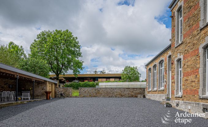 Gerestaureerde boerderij in Havelange, Ardennen: ruimte voor 15 gasten, 6 slaapkamers, 5 badkamers in een natuurrijke omgeving