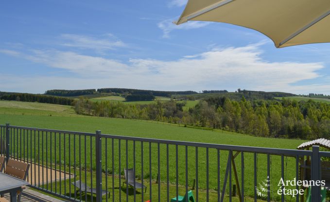 Luxe villa in Houffalize: accommodatie voor 22 personen met zwembad, sauna en tuin in de Ardennen