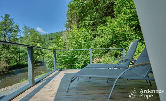 Milieuvriendelijke chalet in La Roche-en-Ardenne, op de oever van de Ourthe