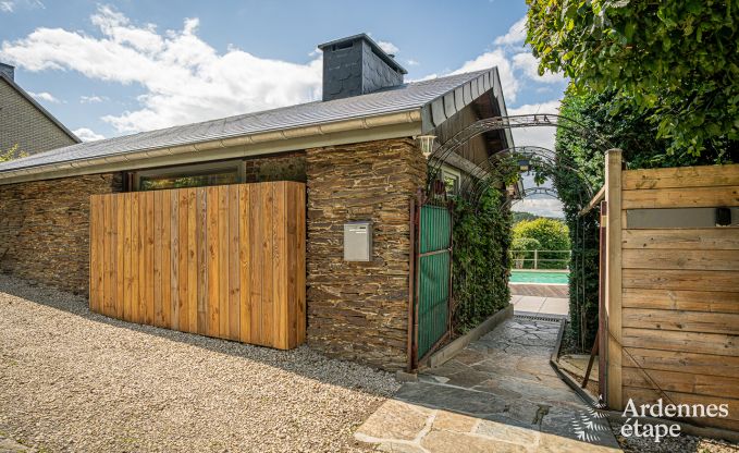 Romantisch vakantiehuis voor een koppel, met groote jacuzzi, sauna en zwembad. Lierneux, Ardennen