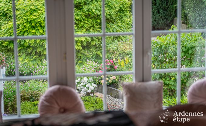 Authentieke vakantiewoning voor 15 met paardenboxen in Mettet, Ardennen