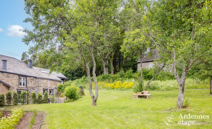 Vakantiehuis met tuin, bbq en open haard in Redu, Ardennen