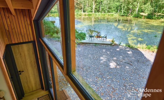 Afgelegen chalet aan vijver in Saint-Hubert, Ardennen