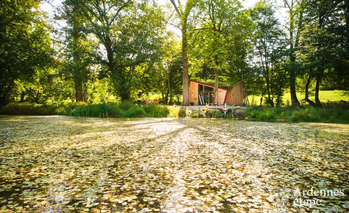 Afgelegen chalet aan vijver in Saint-Hubert, Ardennen