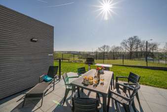 Luxe vakantiewoning met zwembadvoor 6 personen in Sainte-Ode, Ardennen