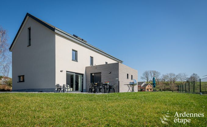 Gezellige familievakantiehuis met zwembad  in Sainte-Ode, Ardennen