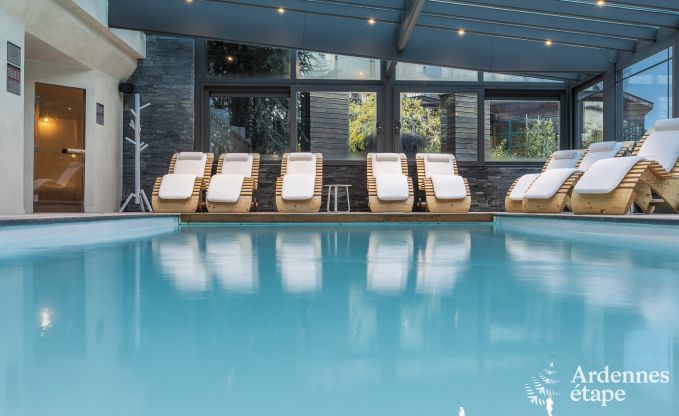 te ontvangen Recensent Prestatie Luxe 5-sterren villa voor 20 personen met een binnenzwembad
