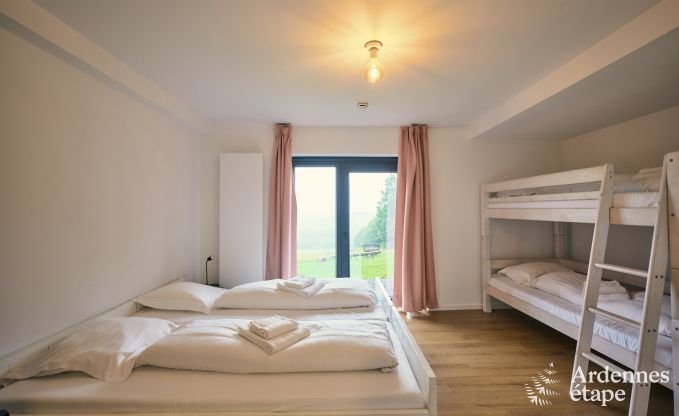 Ruime vakantiewoning in chaletstijl met zwembad in Trois-Ponts, Ardennen