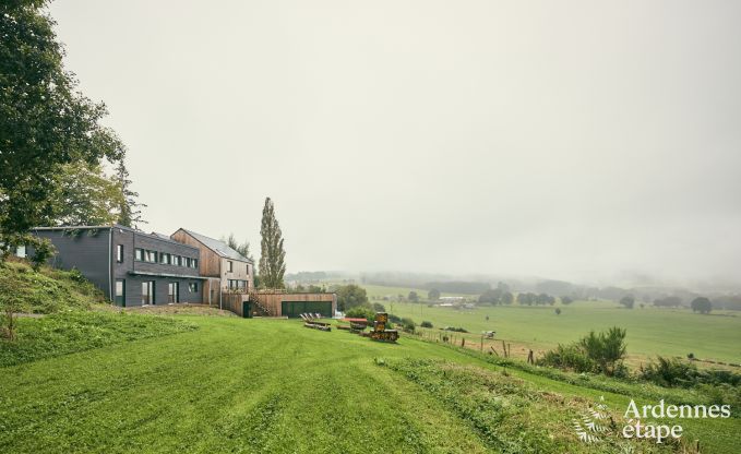 Ruime vakantiewoning in chaletstijl met zwembad in Trois-Ponts, Ardennen