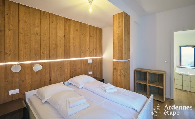 Ruime vakantiewoning in chaletstijl met zwembad in Trois-Ponts, Ardennen