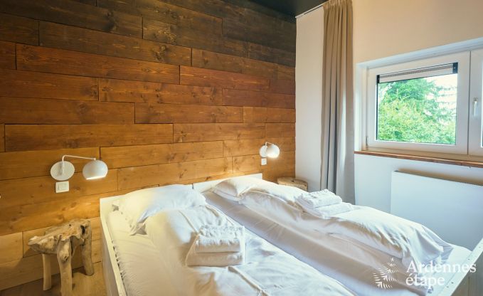 Ruime vakantiewoning in chaletstijl met zwembad in Trois-Ponts, Ardennen