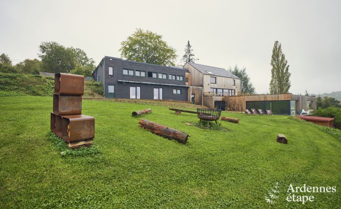 Ruime vakantiewoning in chaletstijl met zwembad in Trois-Ponts, Ardennen