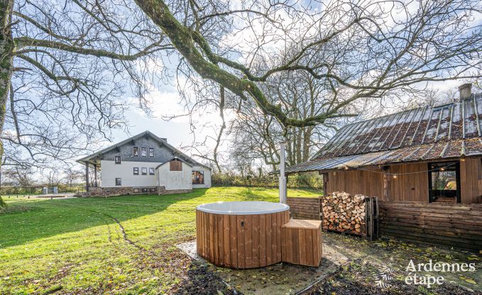 Comfortabel chalet in Vencimont voor 10 personen met moderne voorzieningen en privtuin in de Ardennen