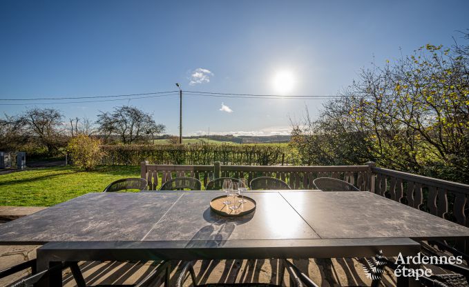 Comfortabel chalet in Vencimont voor 10 personen met moderne voorzieningen en privtuin in de Ardennen